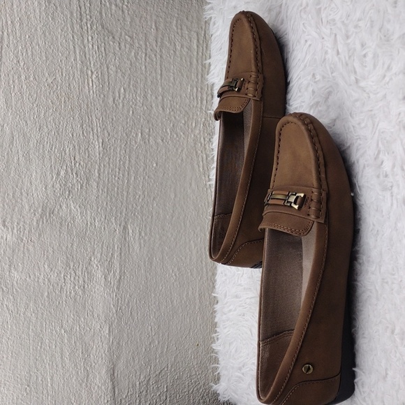 Life Stride Velocity Tan Faux Leather Almond Toe Low Wedged Heel Slip On Loafer - Picture 4 of 16